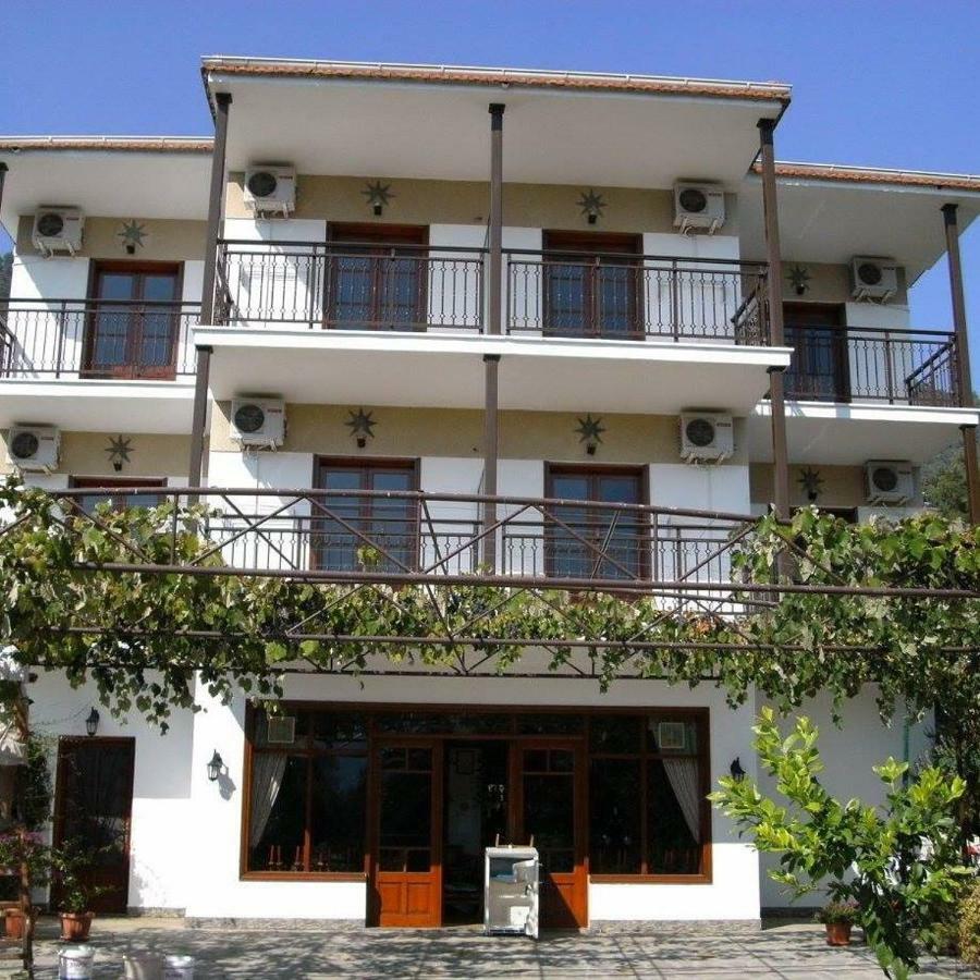 Hotel George Хриси-Амудия Экстерьер фото